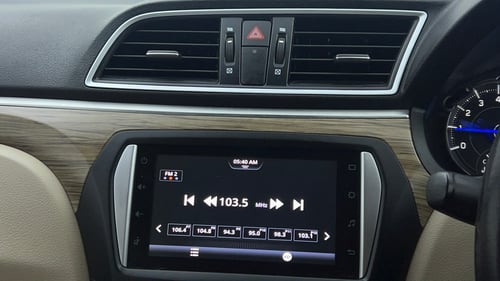 Used 2019 Maruti Suzuki Ciaz Alpha Hybrid 1.5 Petrol Manual top_features Touch screen infotainment system