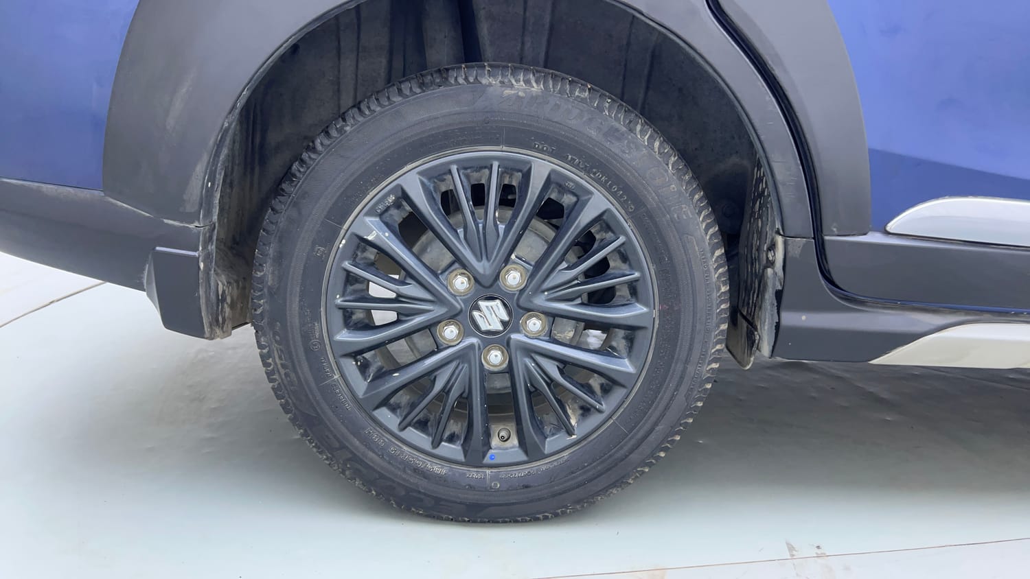 Used 2021 Maruti Suzuki XL6 Alpha AT Petrol Petrol Automatic tyres RIGHT REAR TYRE RIM VIEW