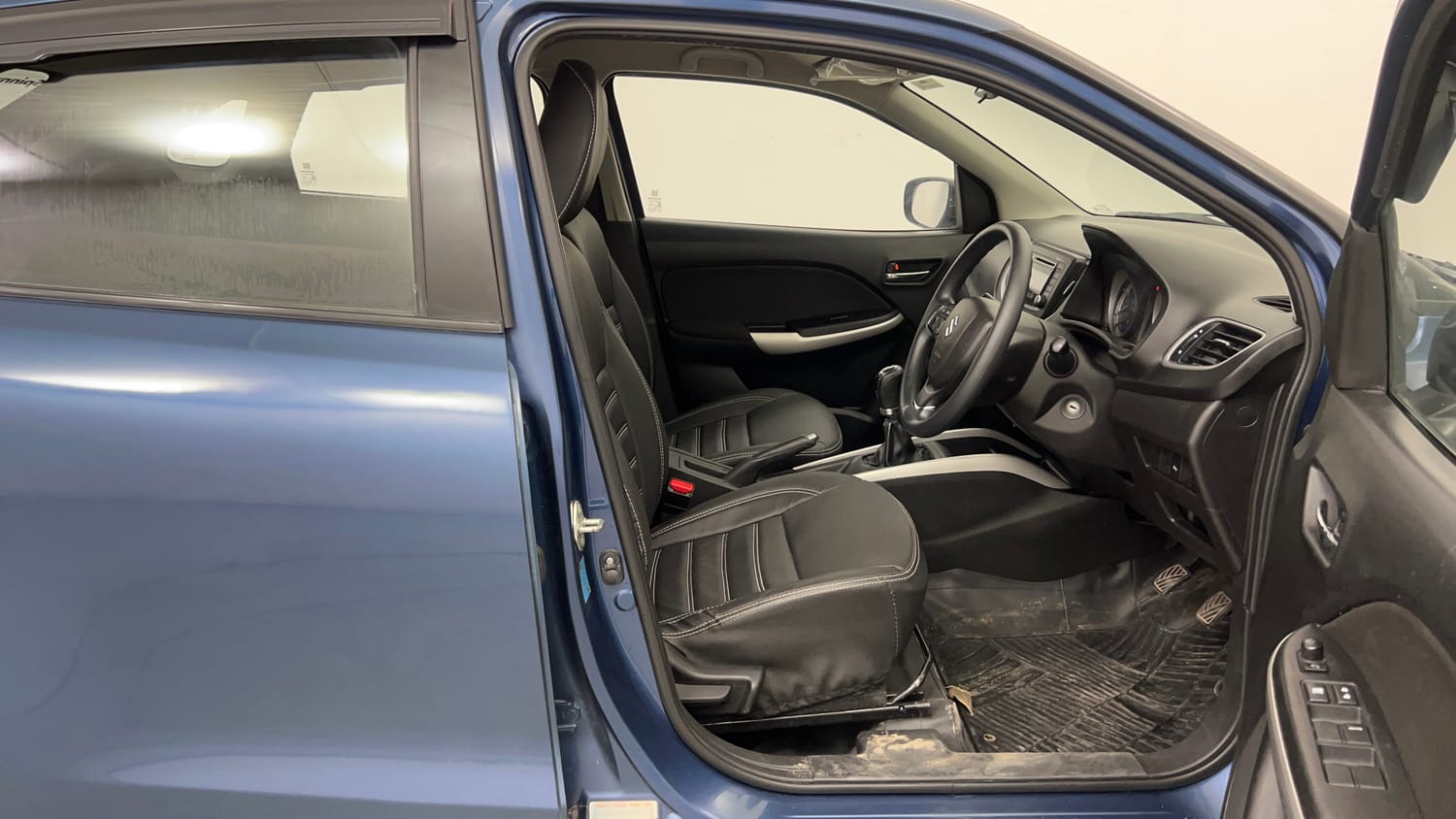 Used 2017 Maruti Suzuki Baleno Delta 1.2 Petrol Manual interior RIGHT SIDE FRONT DOOR CABIN VIEW