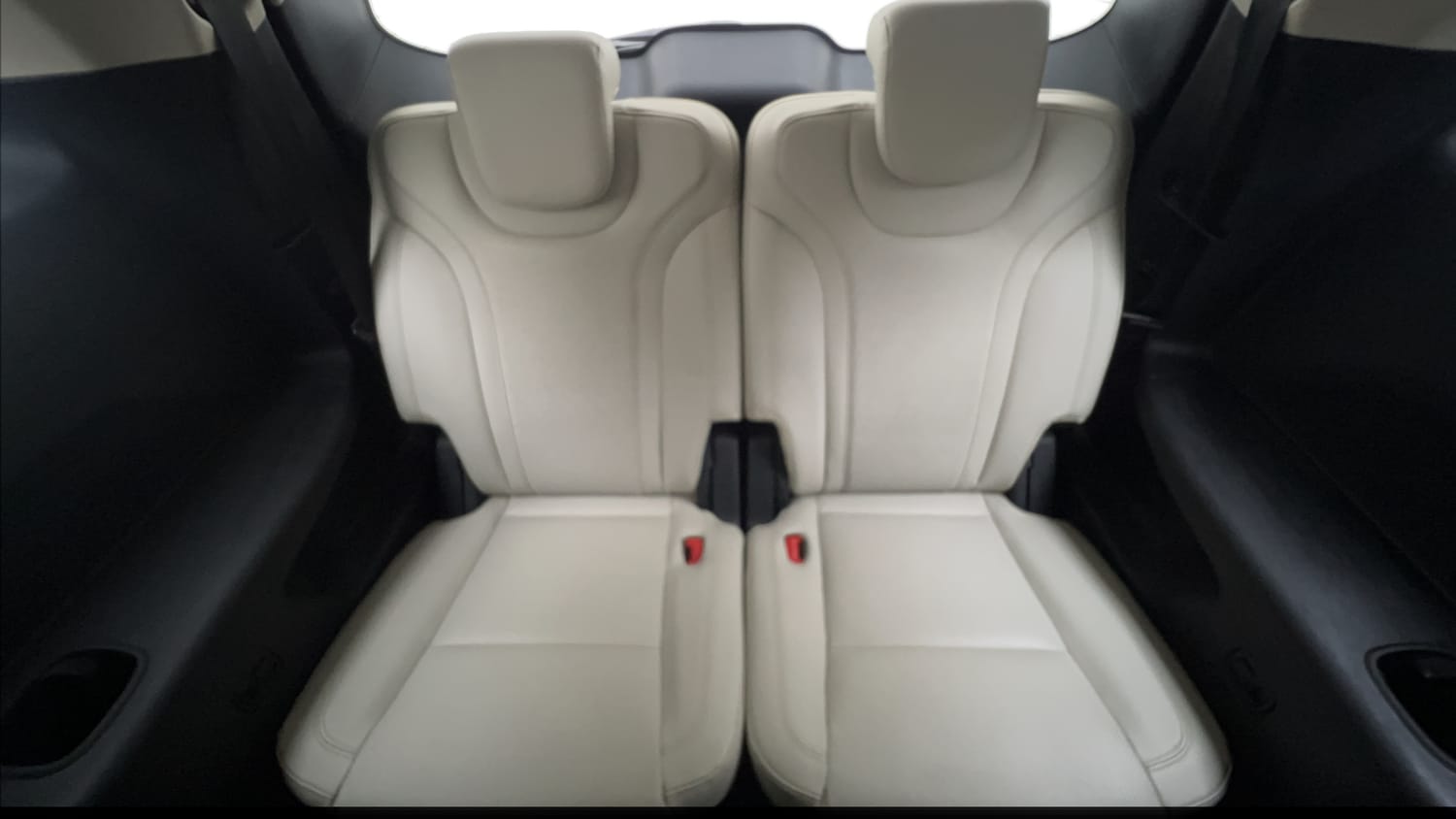 Used 2021 Mahindra XUV700 AX 7 Diesel AT Luxury Pack 7 STR Diesel Automatic interior THIRD ROW SEAT
