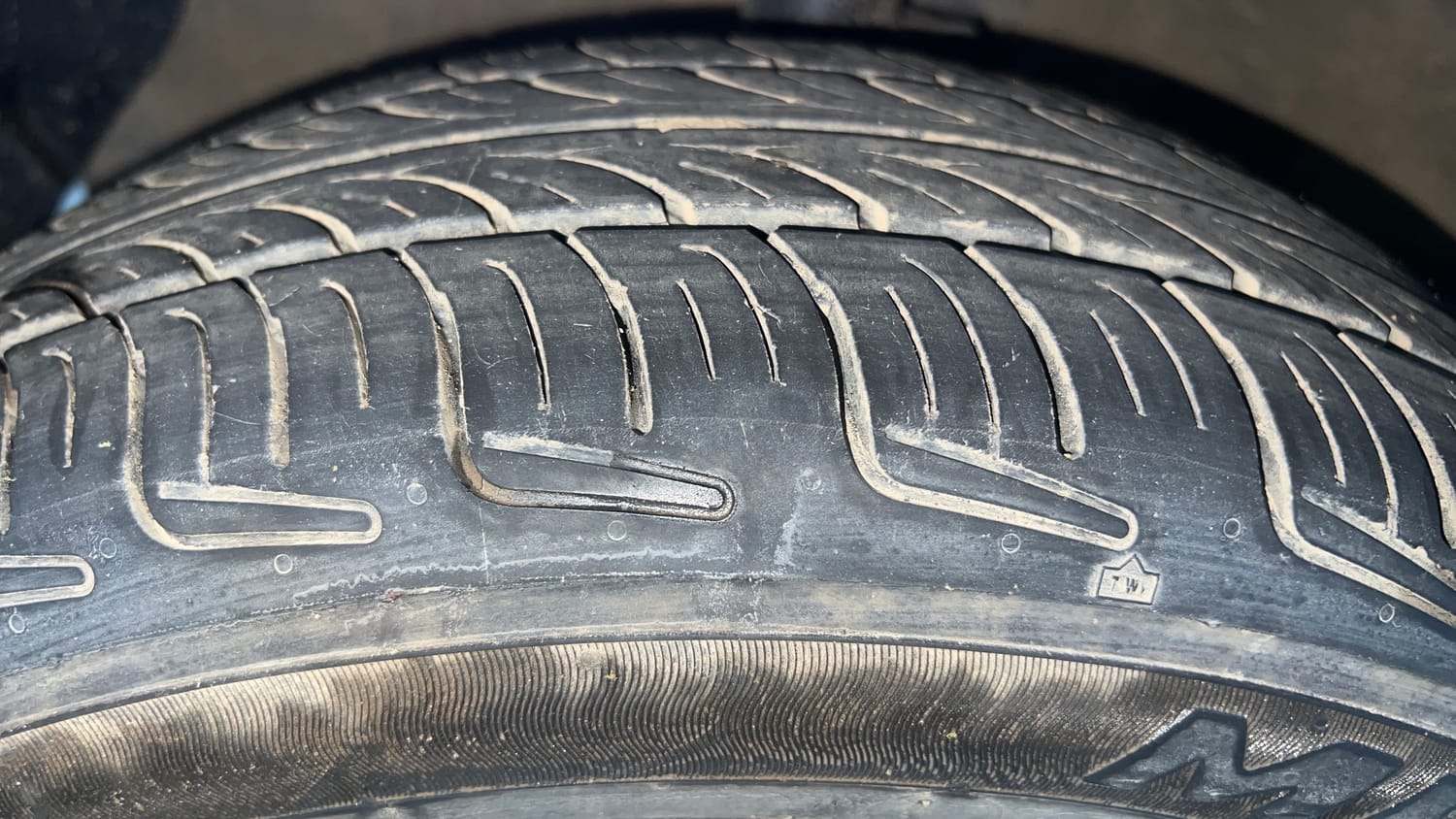 Used 2017 Hyundai Grand i10 Asta AT 1.2 Kappa VTVT (O) Petrol Automatic tyres LEFT FRONT TYRE TREAD VIEW