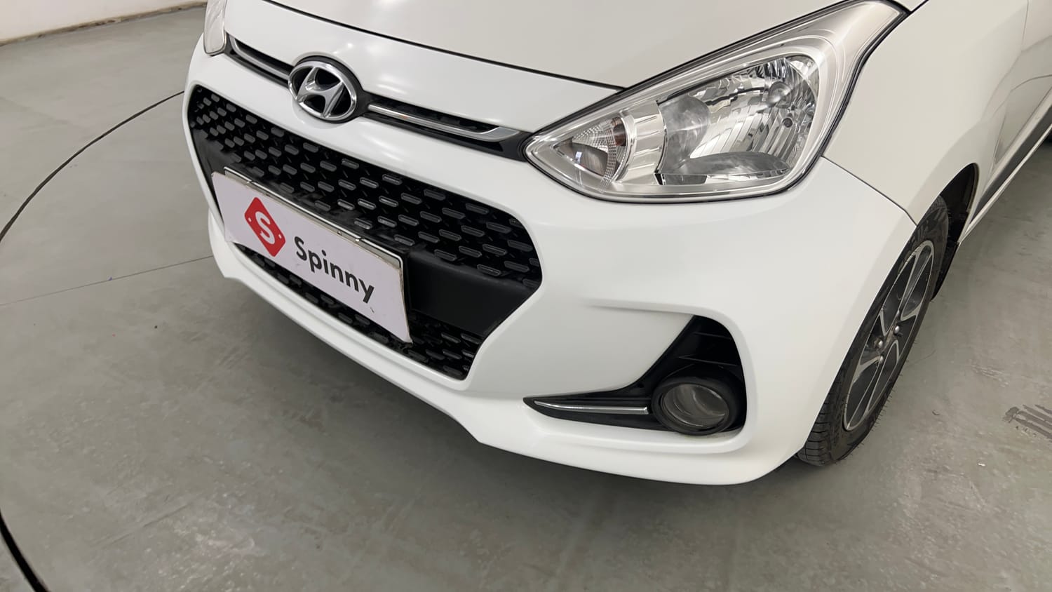 Used 2018 Hyundai Grand i10 Sportz AT 1.2 Kappa VTVT Petrol Automatic dents MINOR SCRATCH