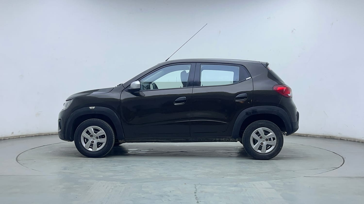 Used 2018 Renault Kwid 1.0 RXT Petrol Manual exterior LEFT SIDE VIEW
