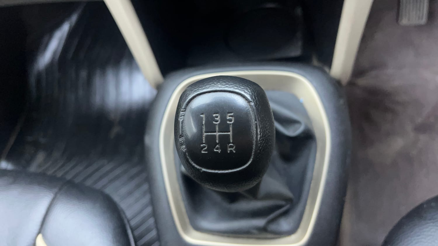 Used 2019 Hyundai Santro Asta Petrol Manual interior GEAR  KNOB VIEW