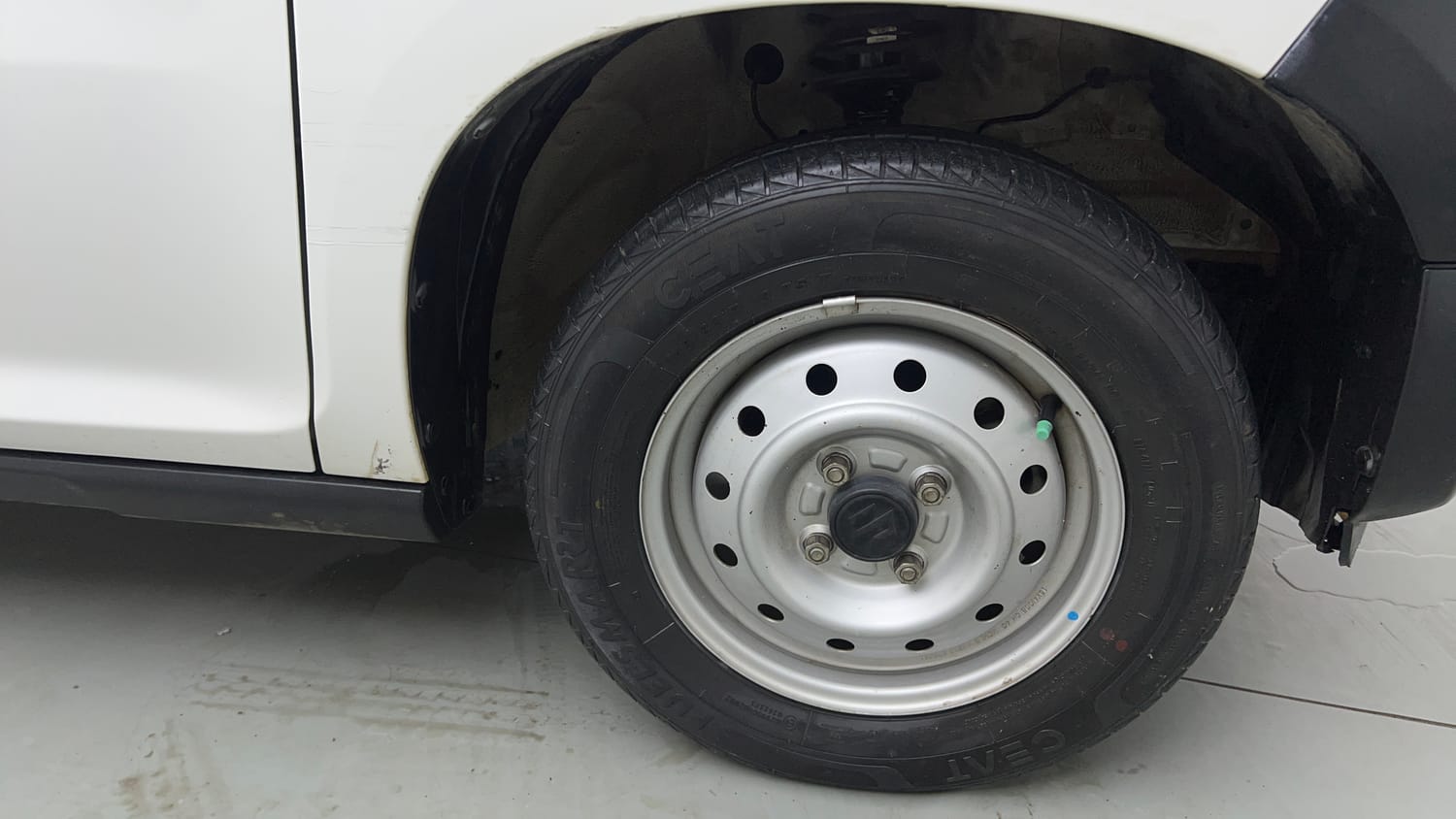 Used 2021 Maruti Suzuki S-Presso LXi CNG Cng Manual tyres RIGHT FRONT TYRE RIM VIEW