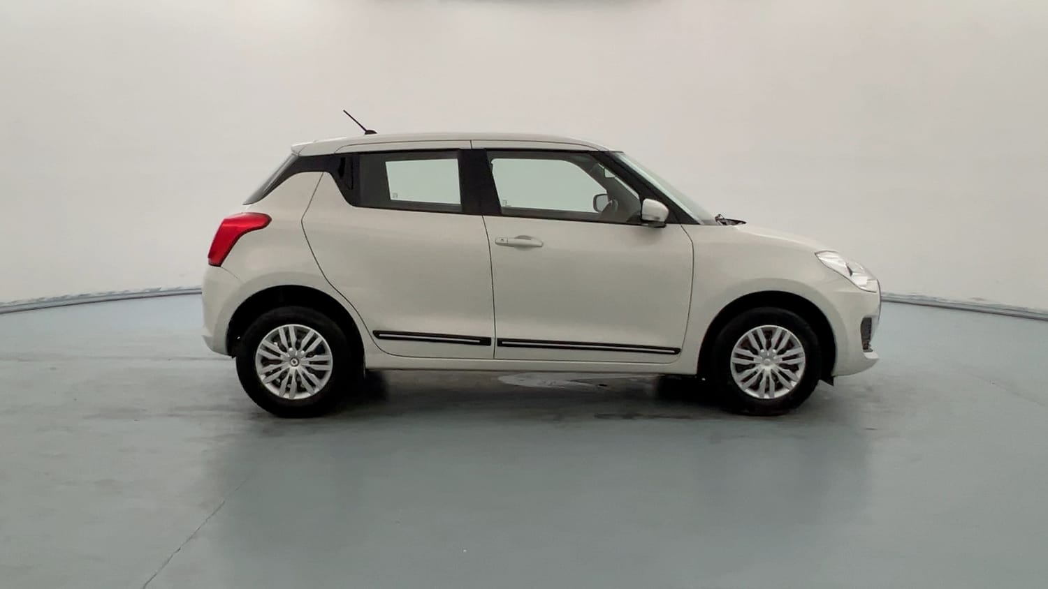 Used 2021 Maruti Suzuki Swift VXi Petrol Manual exterior RIGHT SIDE VIEW