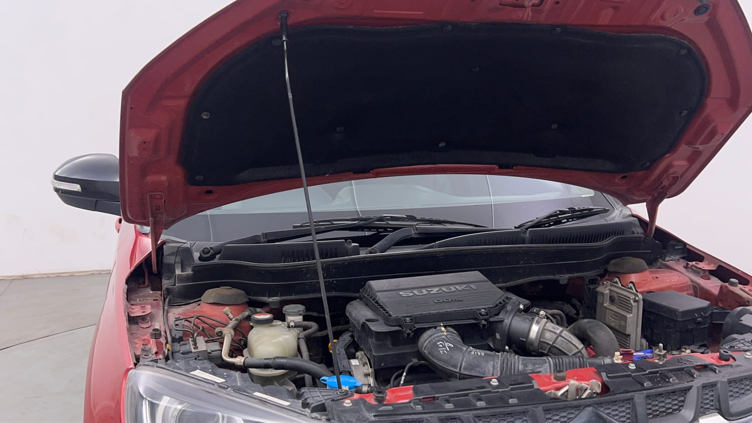 Used 2016 Maruti Suzuki Vitara Brezza [2016-2020] ZDi Plus Diesel Manual engine ENGINE RIGHT SIDE HINGE & APRON VIEW