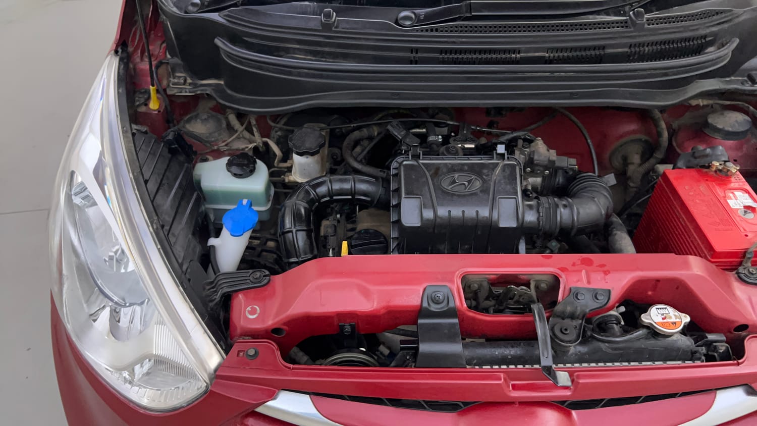 Used 2016 Hyundai Eon Era Petrol Manual engine ENGINE RIGHT SIDE VIEW