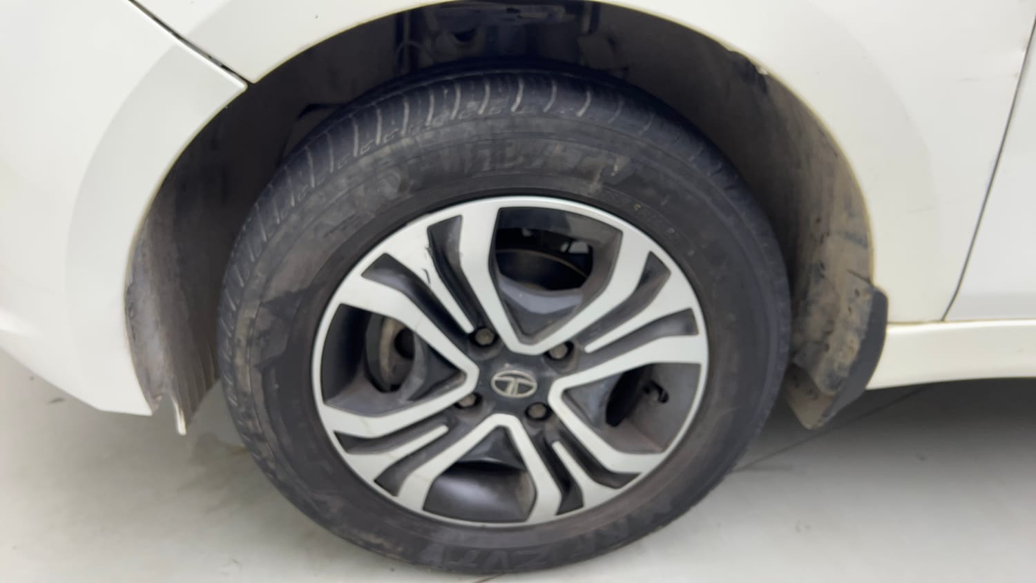 Used 2023 Tata Tiago XT CNG Cng Manual tyres LEFT FRONT TYRE RIM VIEW