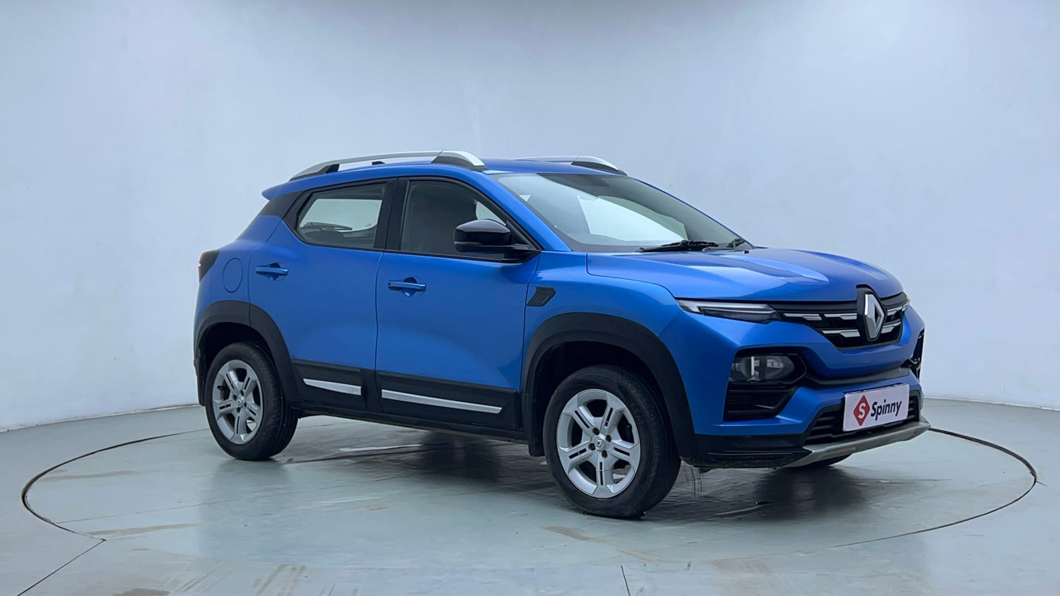 Used 2022 Renault Kiger RXT MT Petrol Manual exterior RIGHT FRONT CORNER VIEW
