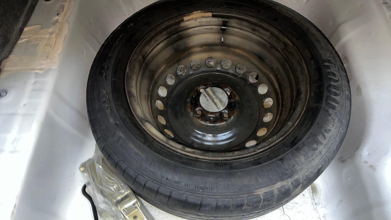 Used 2016 Honda City VX CVT Petrol Automatic tyres SPARE TYRE VIEW