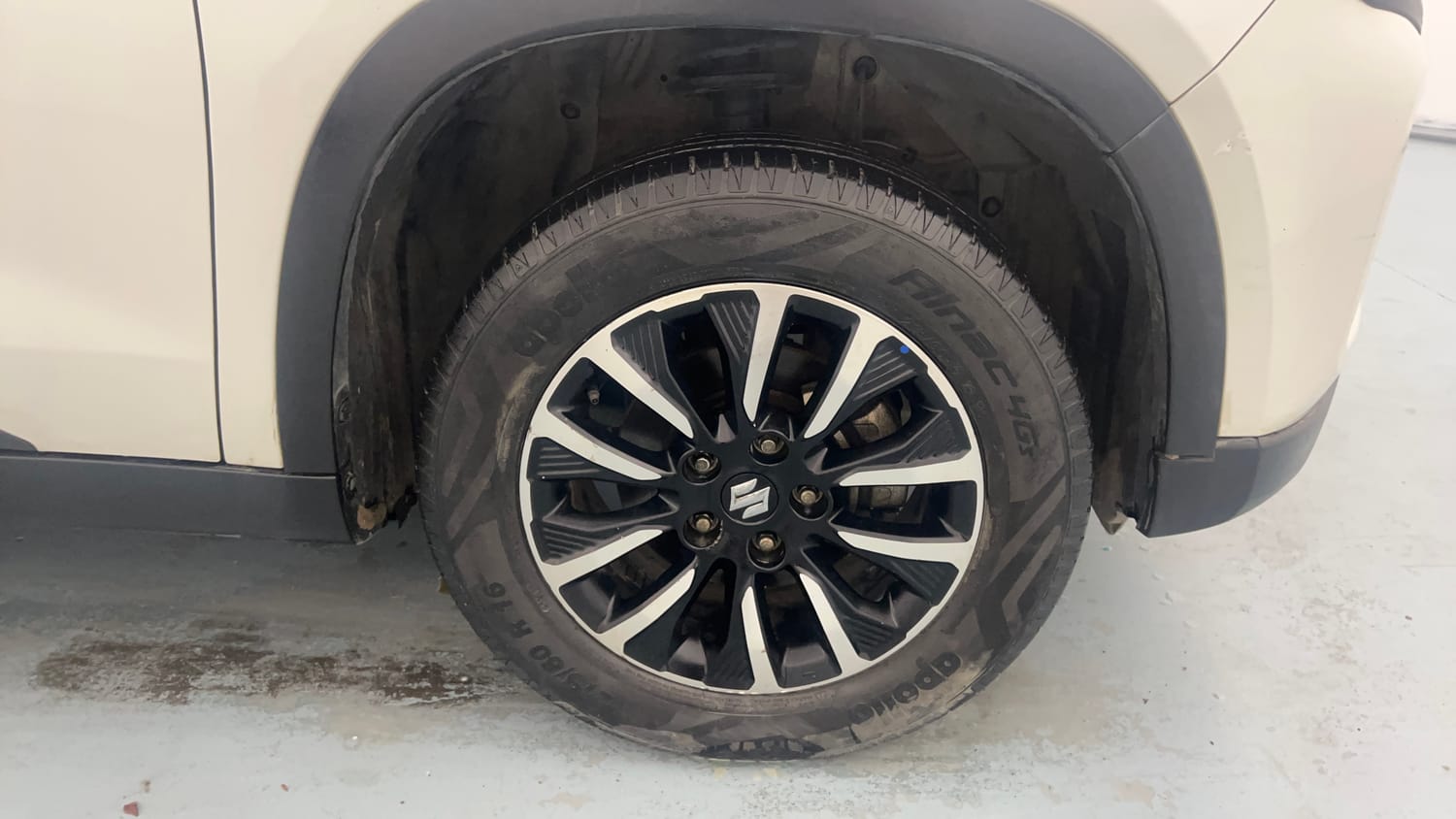 Used 2020 maruti-suzuki Vitara Brezza ZXi Plus Petrol Manual tyres RIGHT FRONT TYRE RIM VIEW