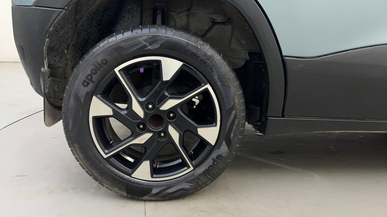 Used 2024 Tata Punch Creative Dual Tone AMT Petrol Automatic tyres RIGHT REAR TYRE RIM VIEW