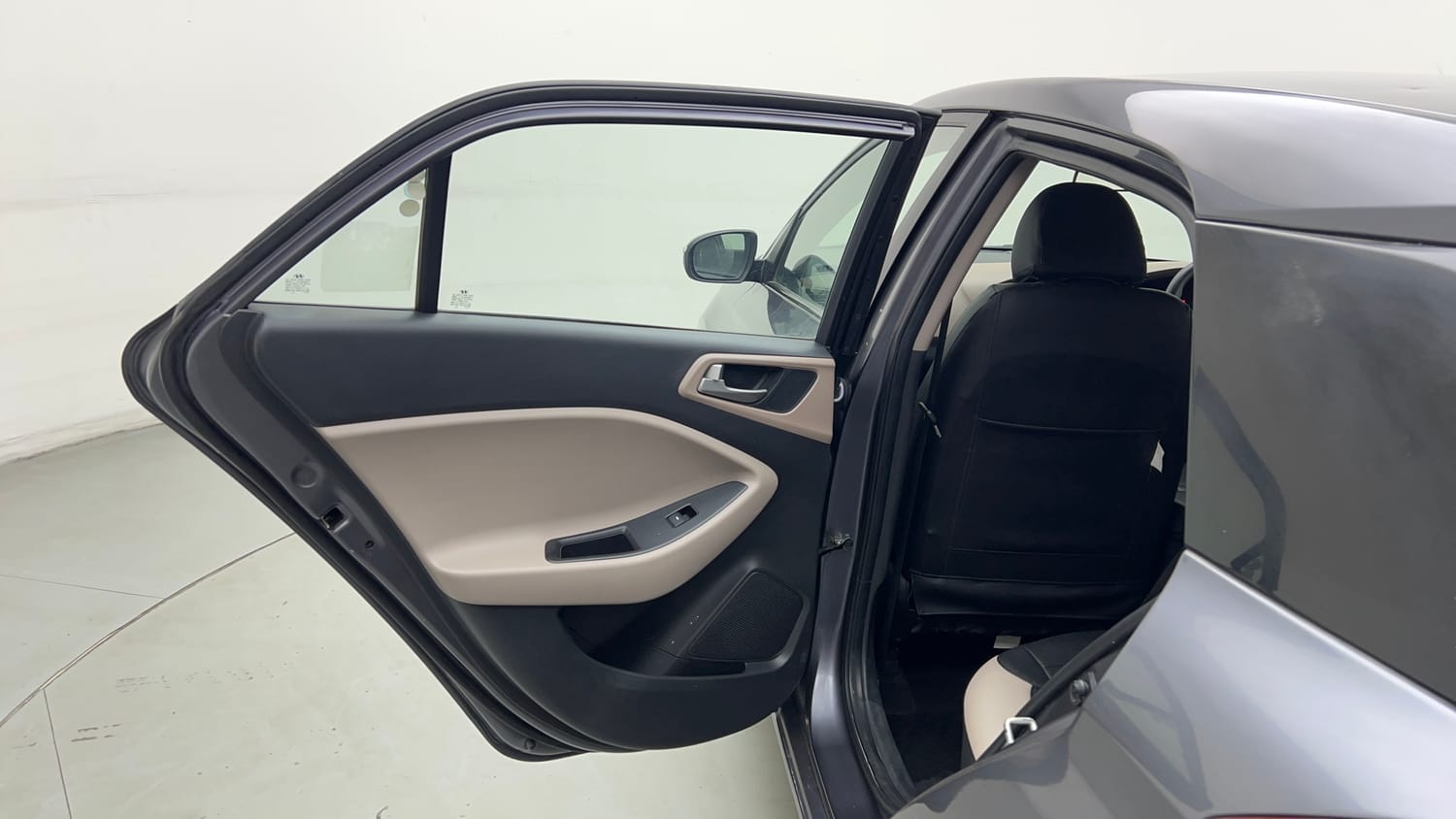 Used 2020 Hyundai Elite i20 Sportz Plus 1.2 Petrol Manual interior LEFT REAR DOOR OPEN VIEW