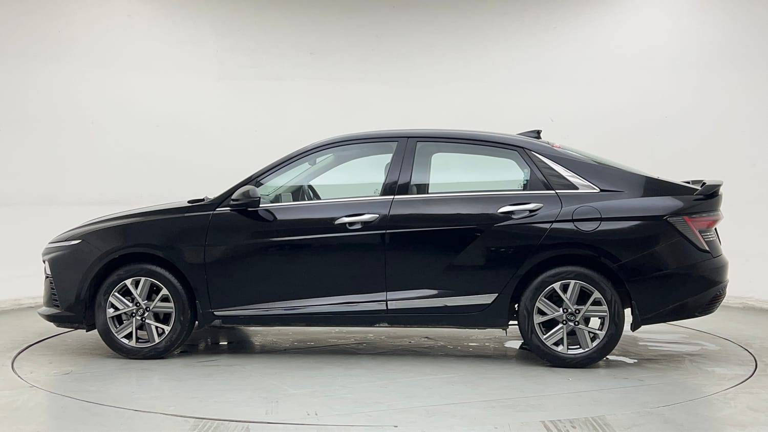 Used 2025 Hyundai Verna SX 1.5 Petrol IVT Petrol Automatic exterior LEFT SIDE VIEW