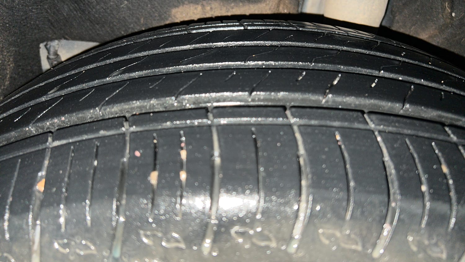 Used 2023 Mahindra XUV700 AX 3 Diesel MT 7 STR Diesel Manual tyres LEFT REAR TYRE TREAD VIEW