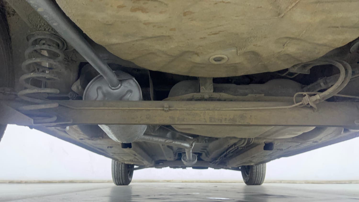Used 2018 Renault Kwid 1.0 RXT Petrol Manual extra REAR UNDERBODY VIEW (TAKEN FROM REAR)