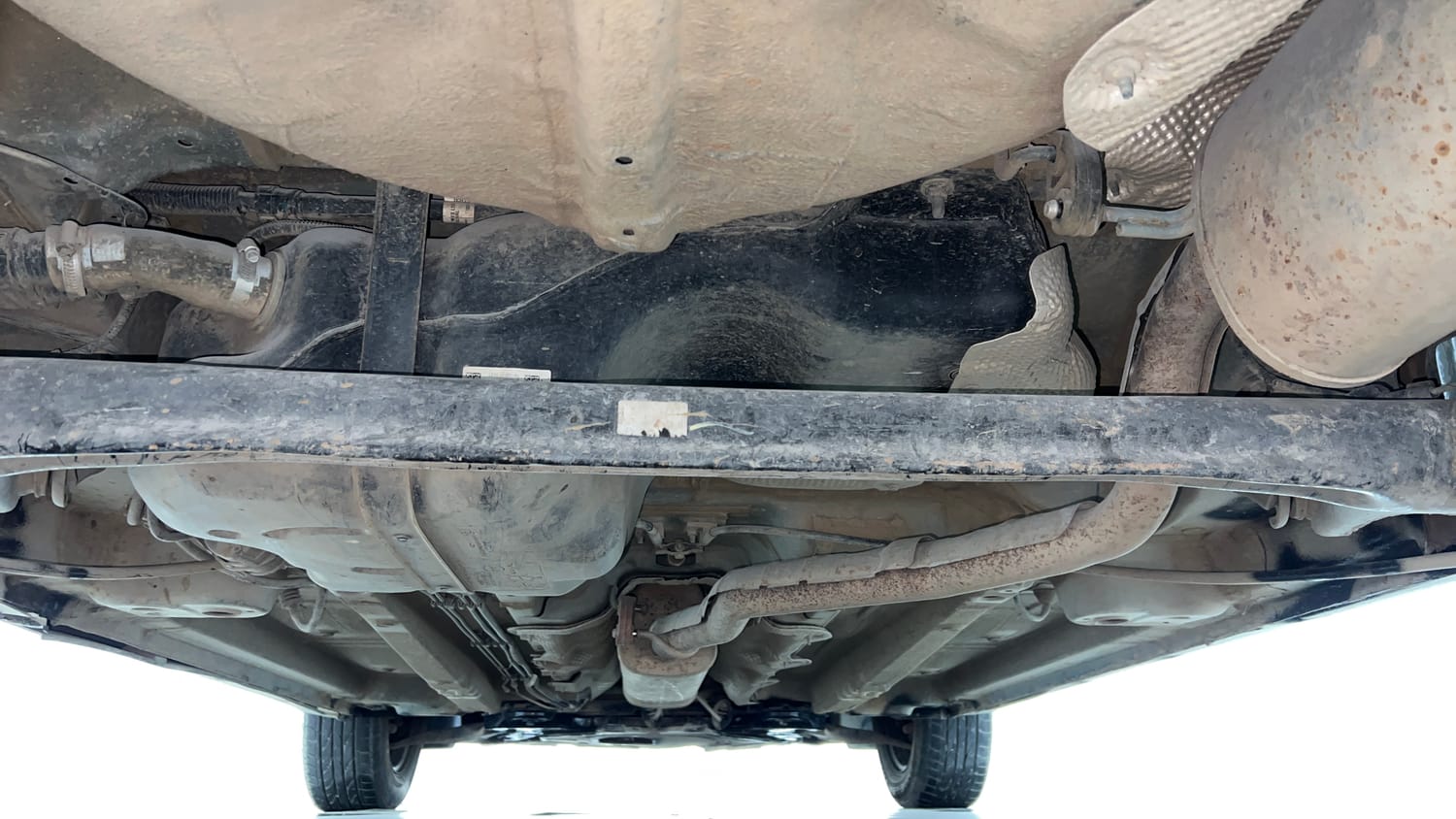 Used 2022 Mahindra XUV 300 W6 1.2 Petrol Petrol Manual extra REAR UNDERBODY VIEW (TAKEN FROM REAR)
