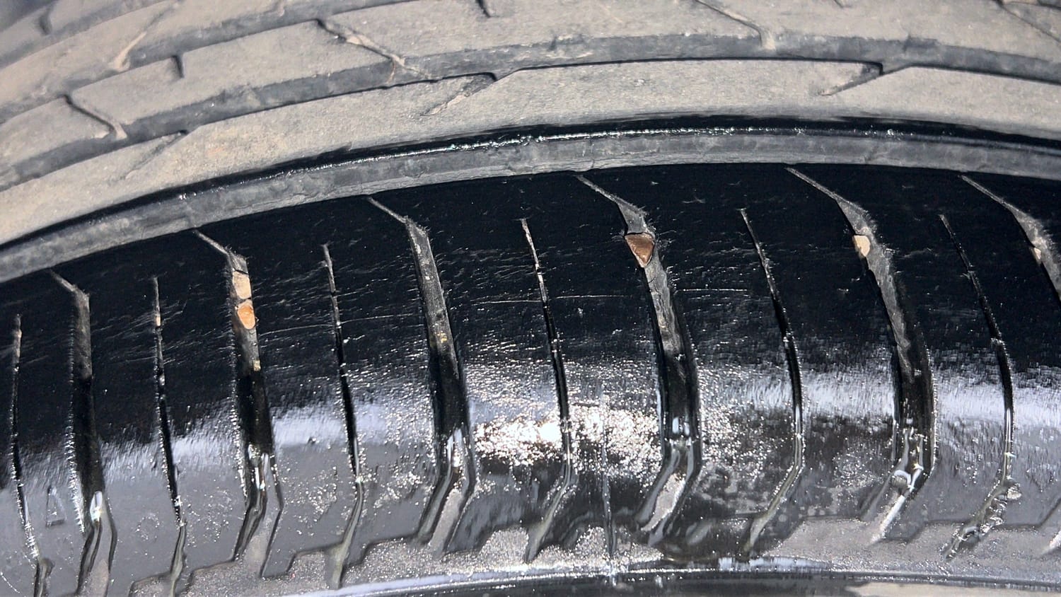 Used 2024 Volkswagen Virtus Topline 1.0 TSI AT Petrol Automatic tyres LEFT REAR TYRE TREAD VIEW