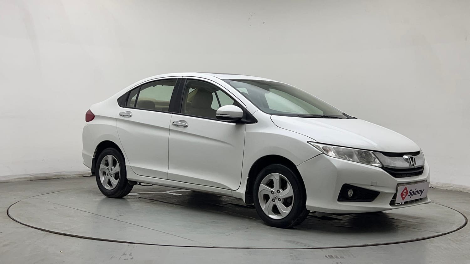 Used 2016 Honda City VX CVT Petrol Automatic exterior RIGHT FRONT CORNER VIEW
