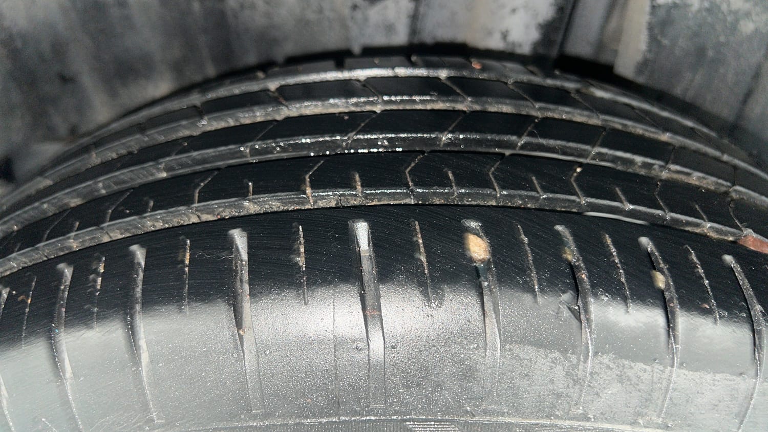 Used 2022 Maruti Suzuki Baleno Delta MT Petrol Manual tyres LEFT REAR TYRE TREAD VIEW