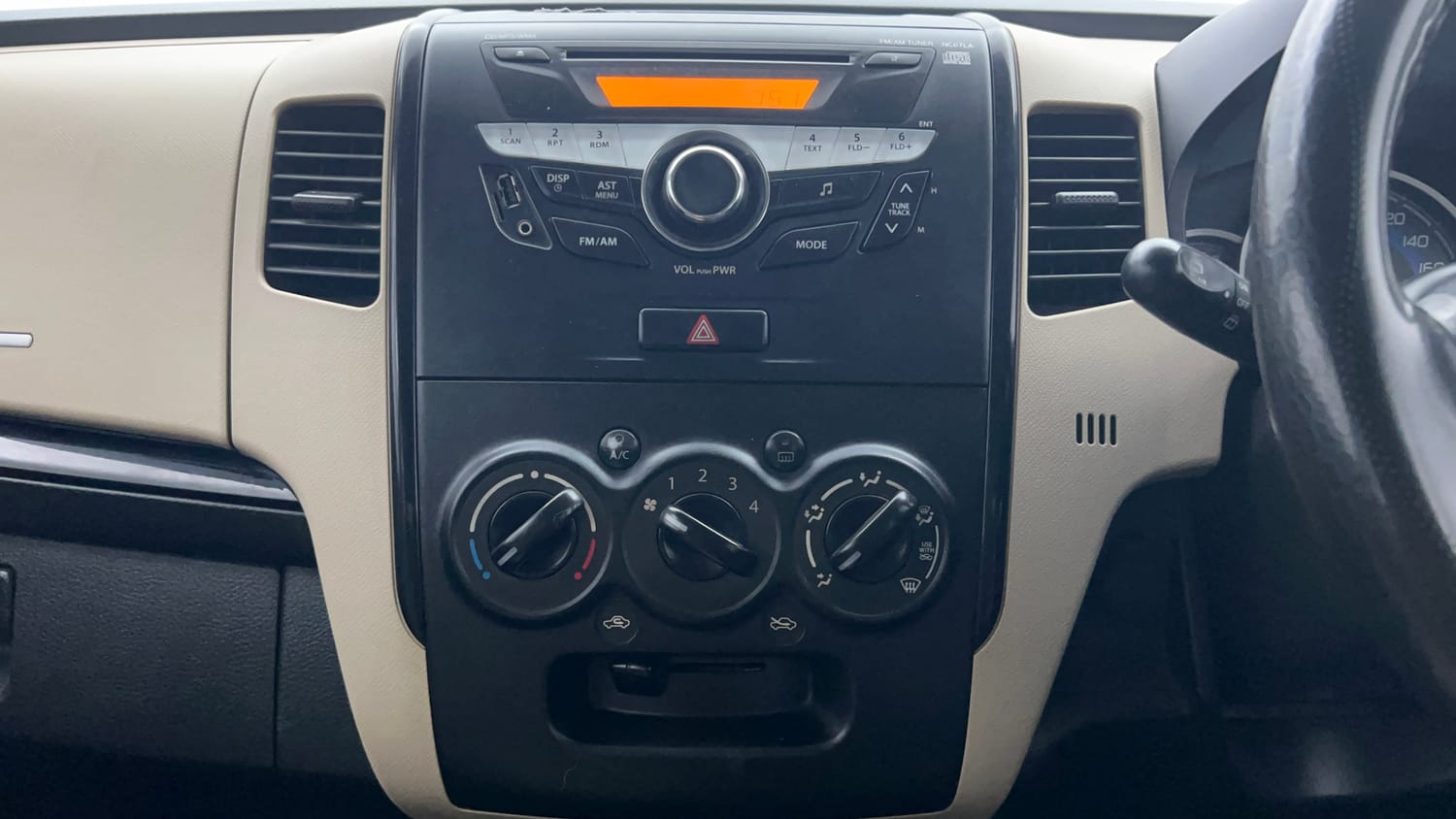 Used 2017 Maruti Suzuki Wagon R VXI Petrol Manual interior MUSIC SYSTEM & AC CONTROL VIEW