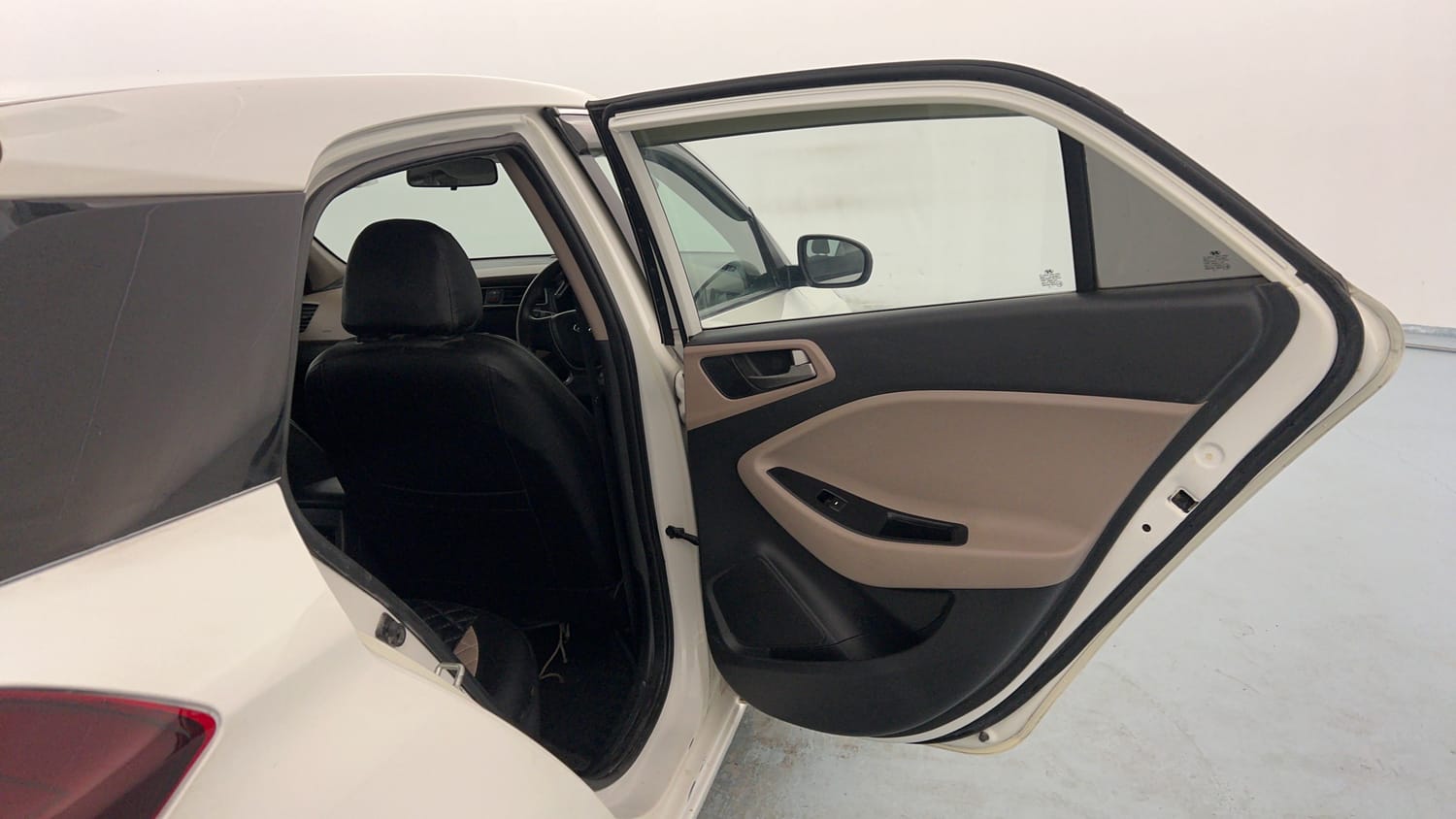 Used 2018 Hyundai Elite i20 Magna Executive 1.2 Petrol Manual interior RIGHT REAR DOOR OPEN VIEW