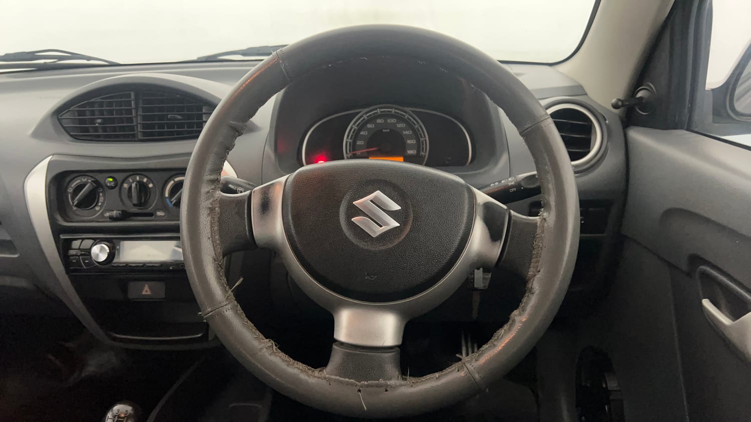 Used 2013 Maruti Suzuki Alto 800 Lxi Petrol Manual interior STEERING VIEW