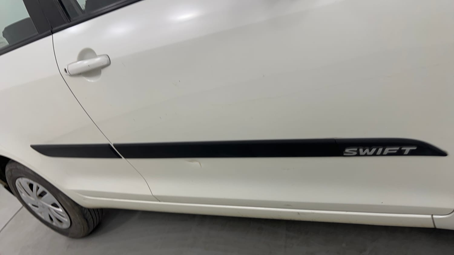 Used 2015 Maruti Suzuki Swift VXi Petrol Manual dents MINOR DENT