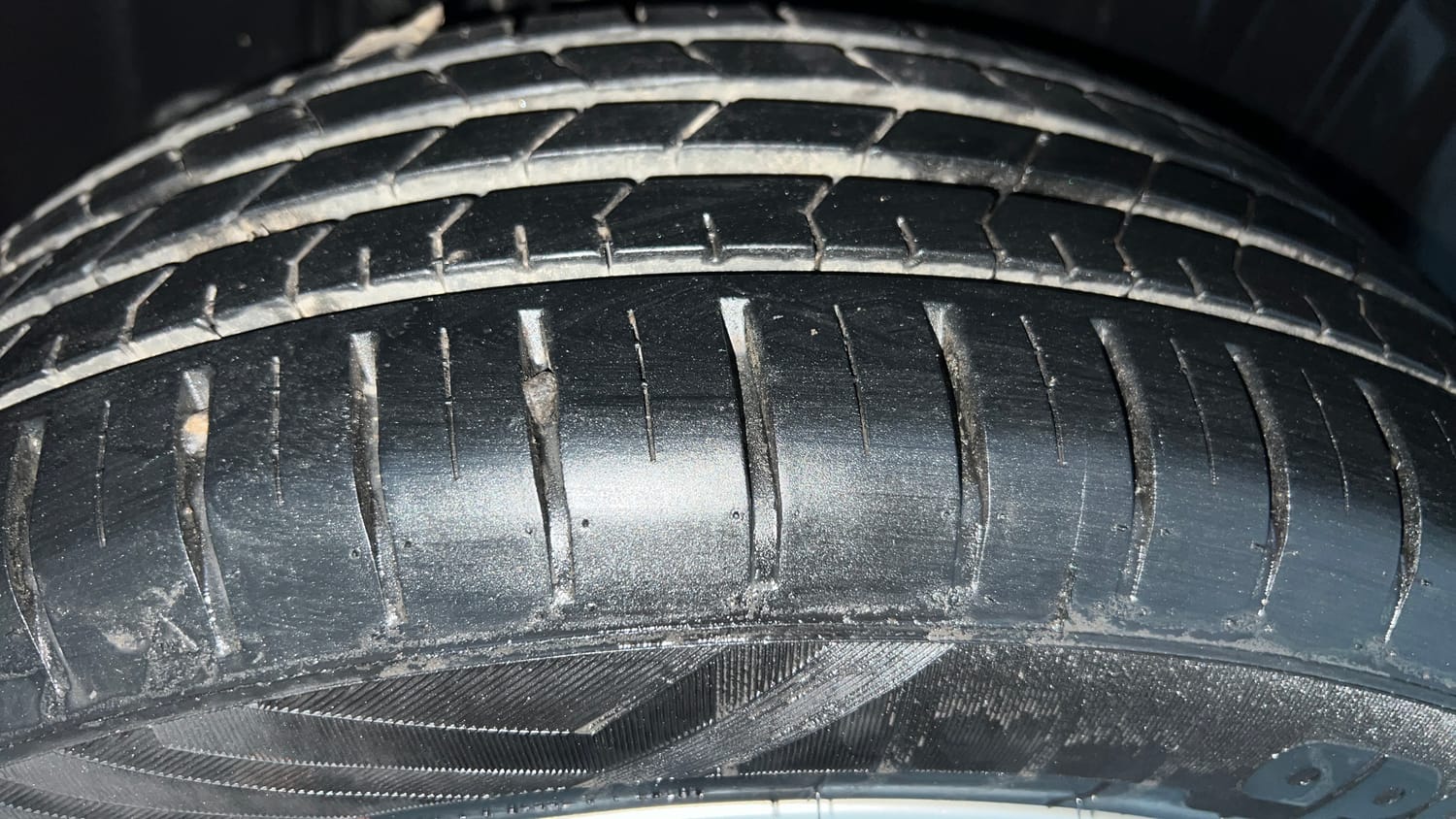 Used 2023 Maruti Suzuki Baleno Zeta MT Petrol Manual tyres RIGHT REAR TYRE TREAD VIEW