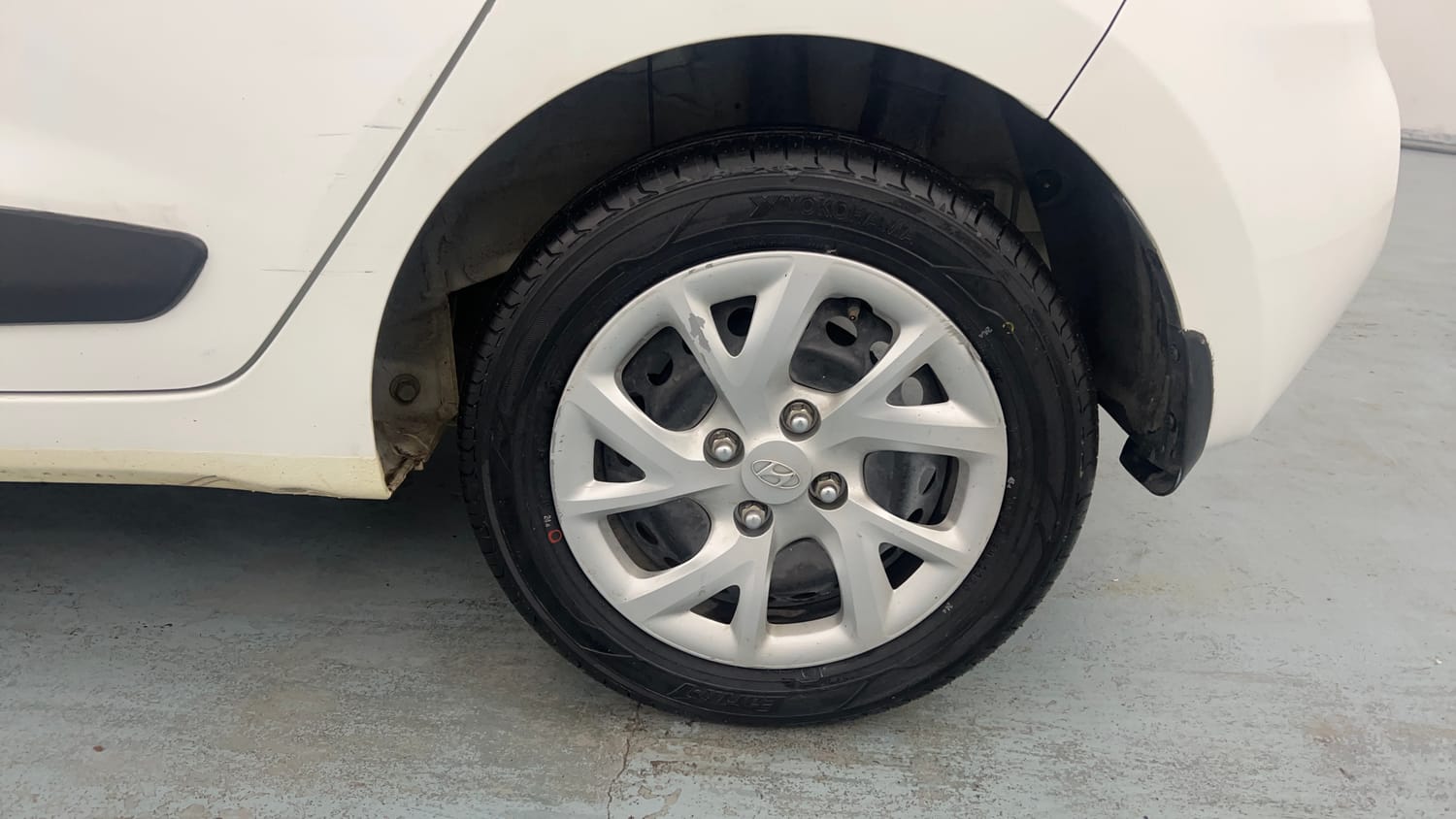 Used 2019 Hyundai Grand i10 Magna 1.2 Kappa VTVT Petrol Manual tyres LEFT REAR TYRE RIM VIEW