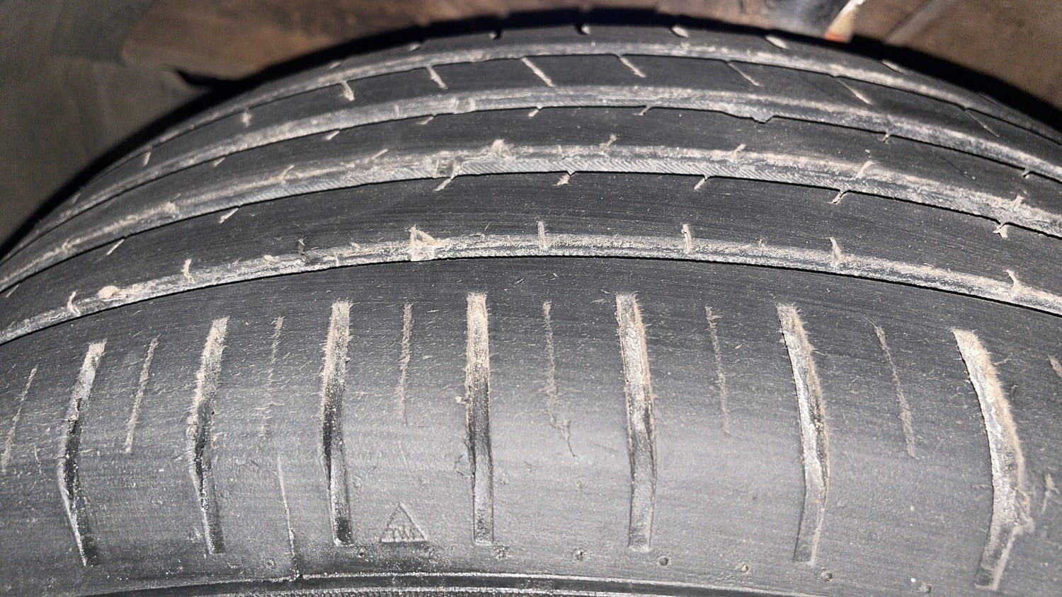 Used 2022 Maruti Suzuki Baleno Alpha AGS Petrol Automatic tyres LEFT FRONT TYRE TREAD VIEW