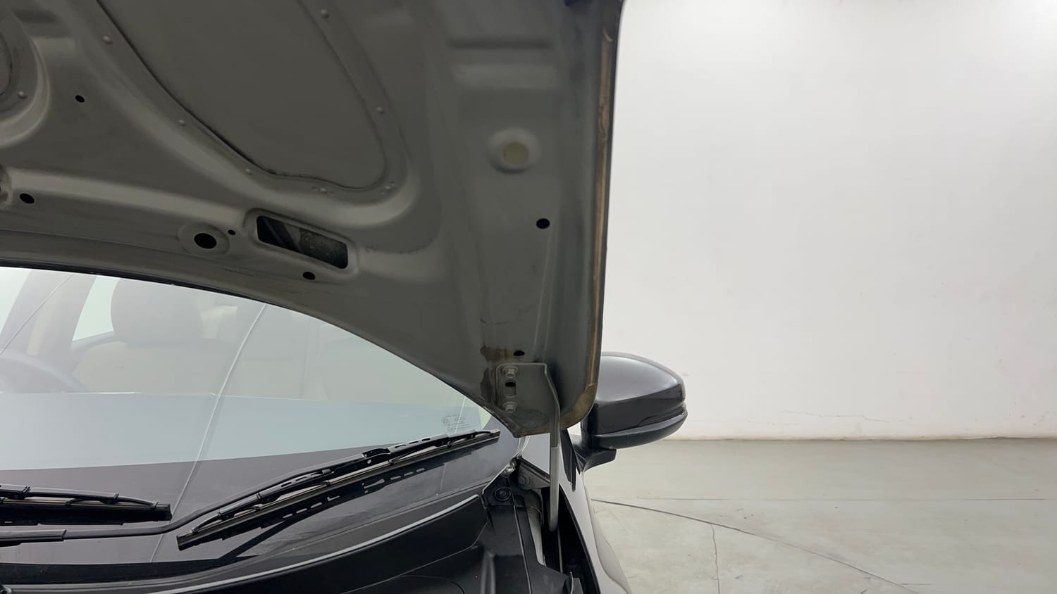 Used 2015 Honda City SV CVT Petrol Automatic engine ENGINE LEFT SIDE HINGE & APRON VIEW