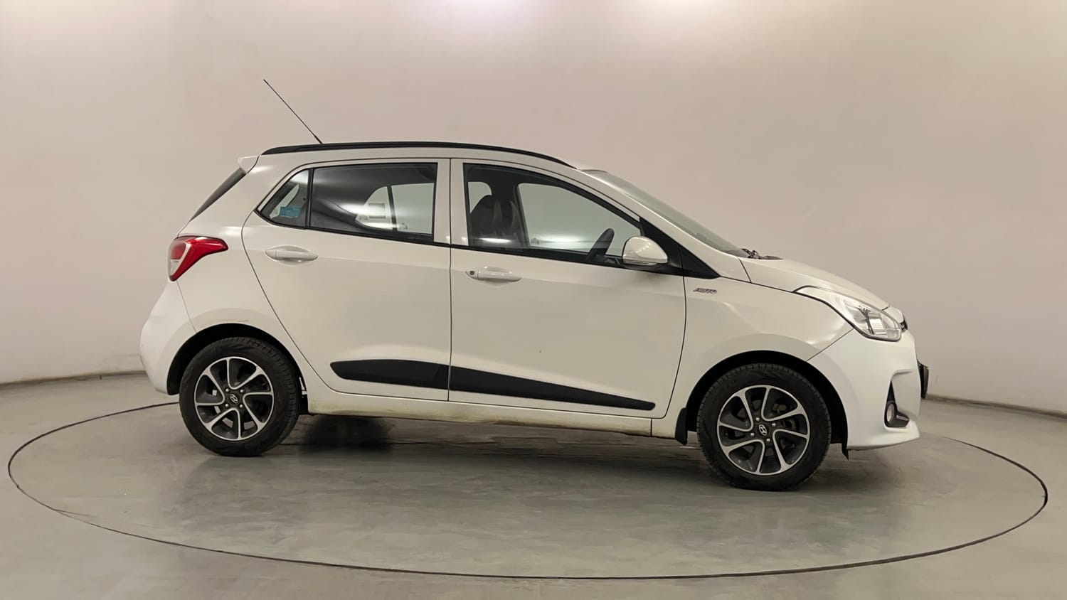 Used 2018 Hyundai Grand i10 Sportz AT 1.2 Kappa VTVT Petrol Automatic exterior RIGHT SIDE VIEW