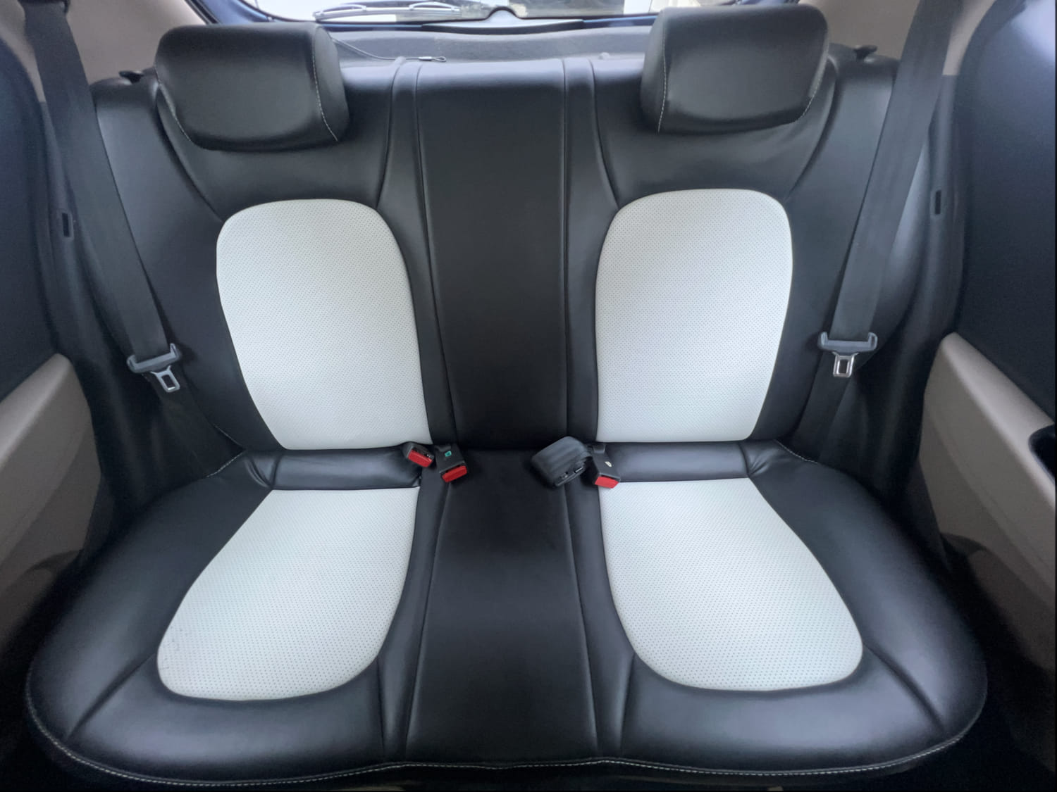 Used 2017 Hyundai Grand i10 Asta AT 1.2 Kappa VTVT (O) Petrol Automatic interior REAR SEAT CONDITION VIEW