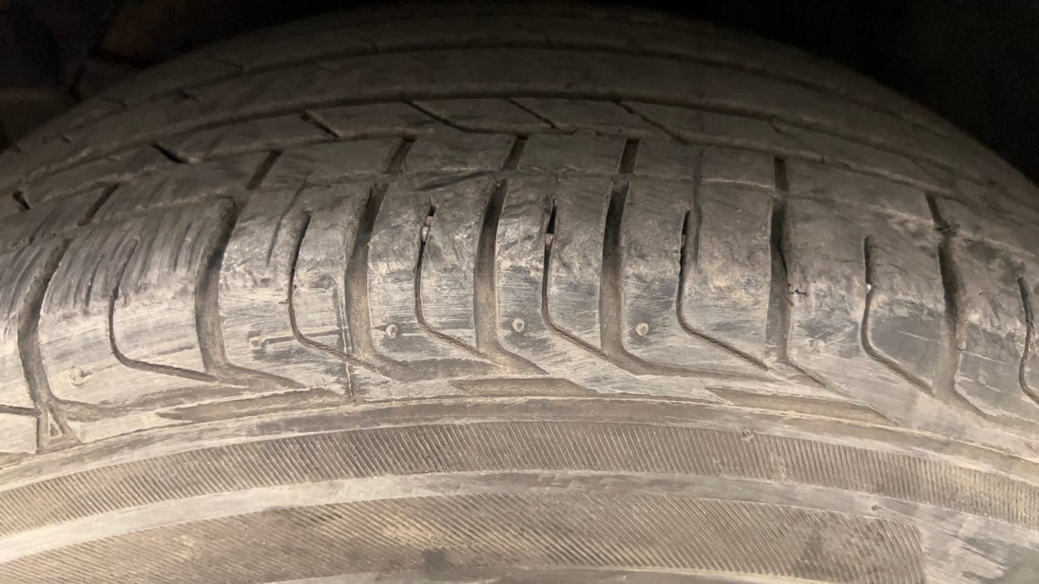 Used 2017 Maruti Suzuki S-Cross Alpha 1.3 Diesel Manual tyres LEFT FRONT TYRE TREAD VIEW