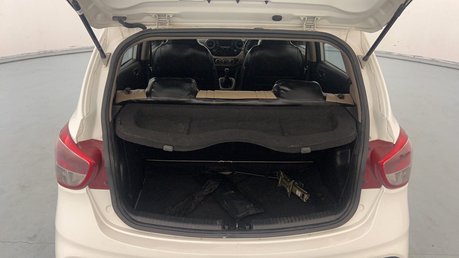 Used 2019 Hyundai Grand i10 Magna 1.2 Kappa VTVT Petrol Manual interior DICKY INSIDE VIEW