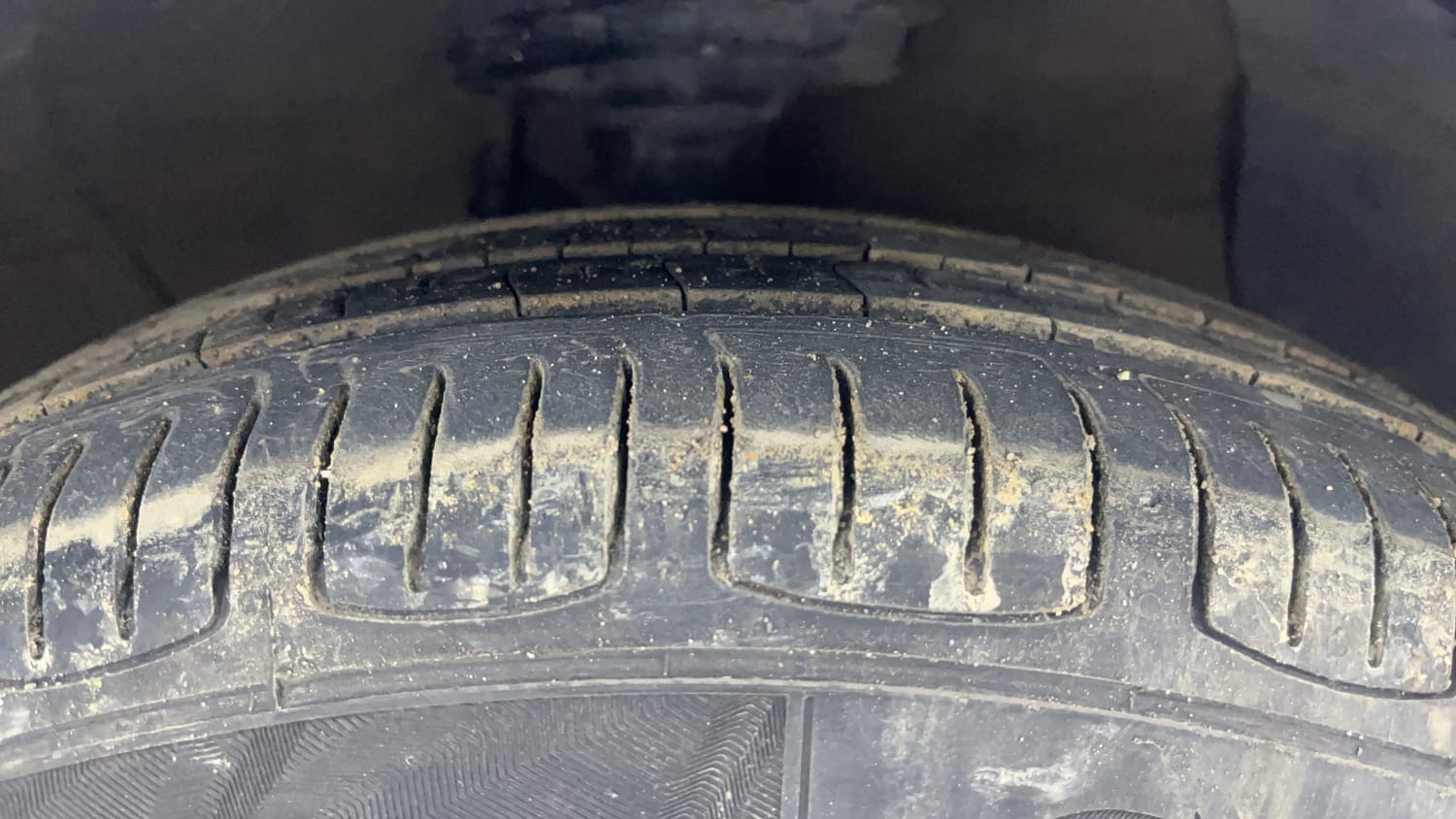 Used 2018 Hyundai Grand i10 Magna AT 1.2 Kappa VTVT Petrol Automatic tyres RIGHT FRONT TYRE TREAD VIEW