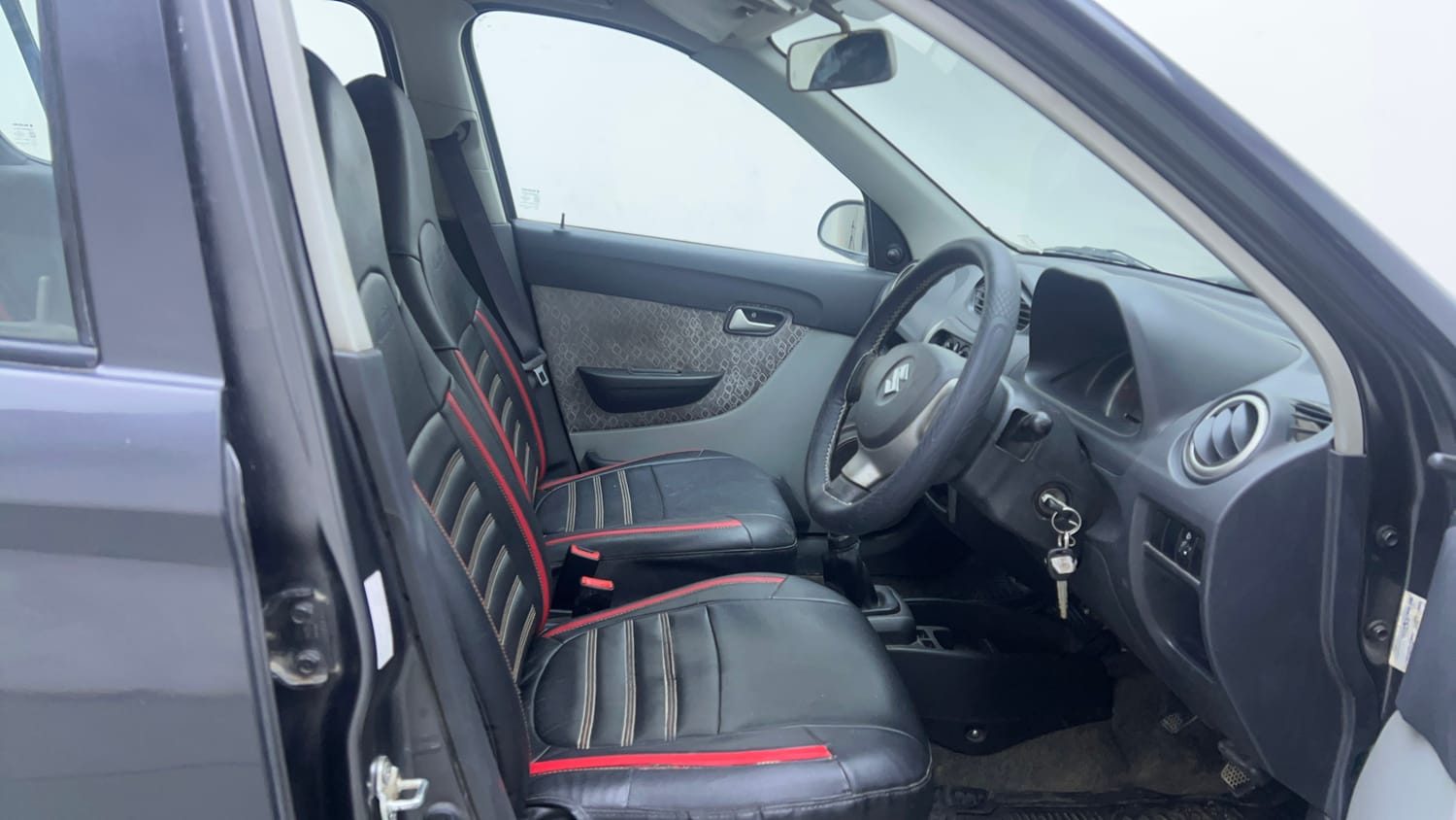 Used 2017 Maruti Suzuki Alto 800 LXi Petrol Manual interior RIGHT SIDE FRONT DOOR CABIN VIEW