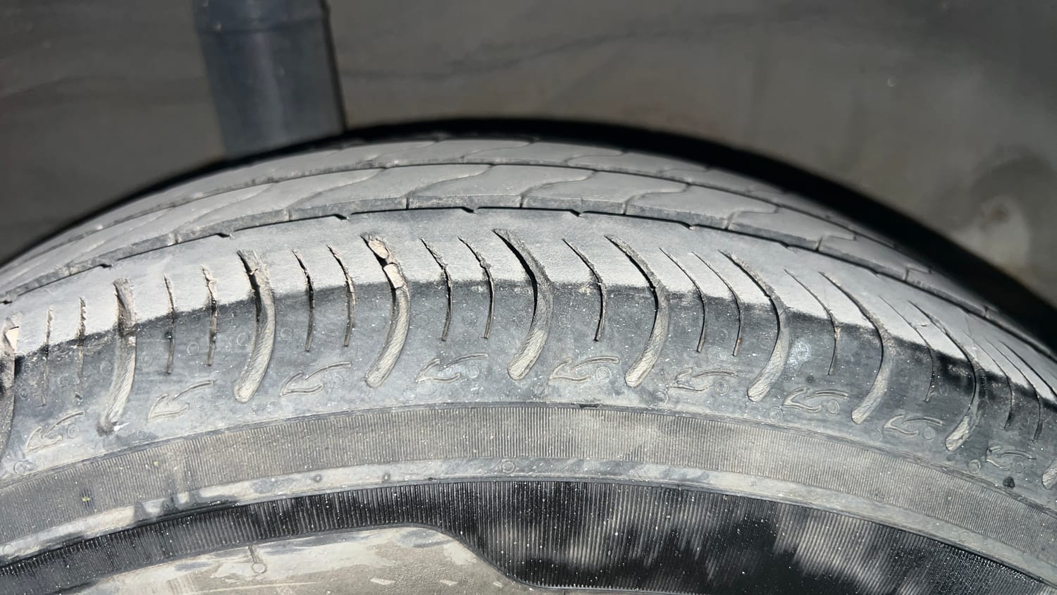 Used 2022 Honda Amaze VX CVT 1.2 Petrol Petrol Automatic tyres RIGHT REAR TYRE TREAD VIEW