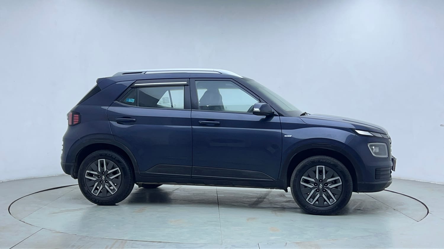 Used 2023 Hyundai Venue S (O) 1.0 Turbo DCT Petrol Automatic exterior RIGHT SIDE VIEW