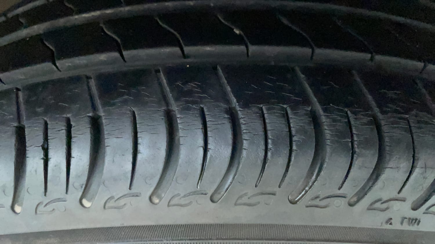 Used 2021 Maruti Suzuki S-Presso VXi AMT Petrol Automatic tyres RIGHT FRONT TYRE TREAD VIEW