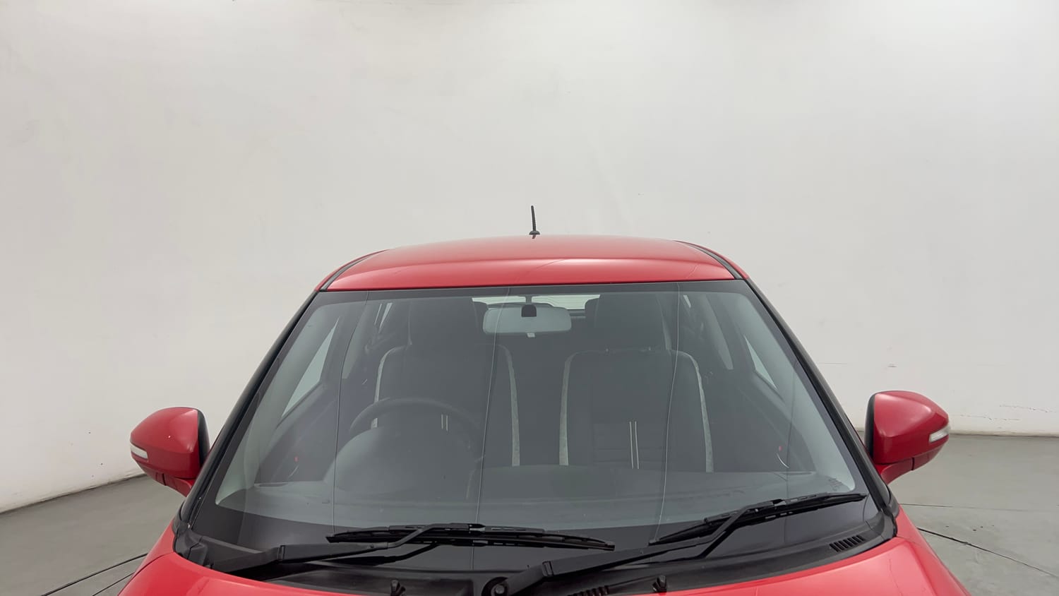 Used 2017 Maruti Suzuki Swift ZXi Petrol Manual exterior FRONT WINDSHIELD VIEW