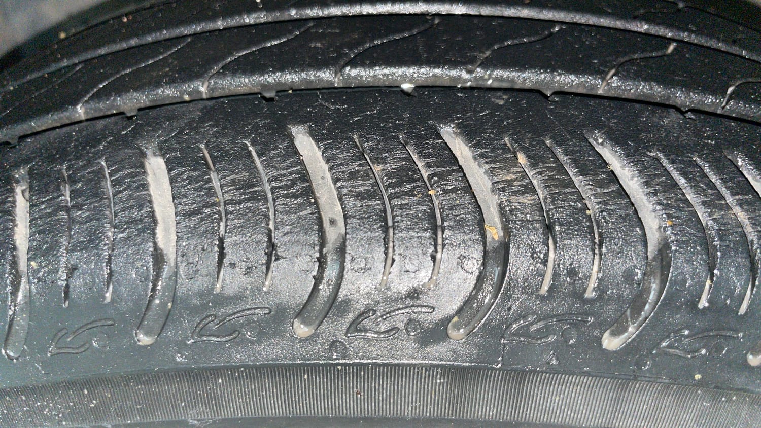 Used 2018 Honda Amaze 1.2 V MT Petrol Petrol Manual tyres LEFT FRONT TYRE TREAD VIEW