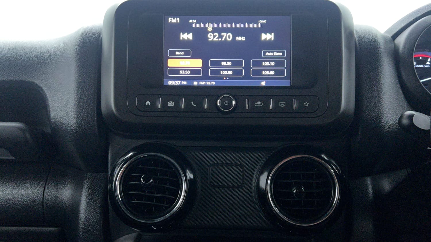 Used 2022 mahindra Thar LX Hard Top Petrol AT 4WD Petrol Automatic top_features Touch screen infotainment system