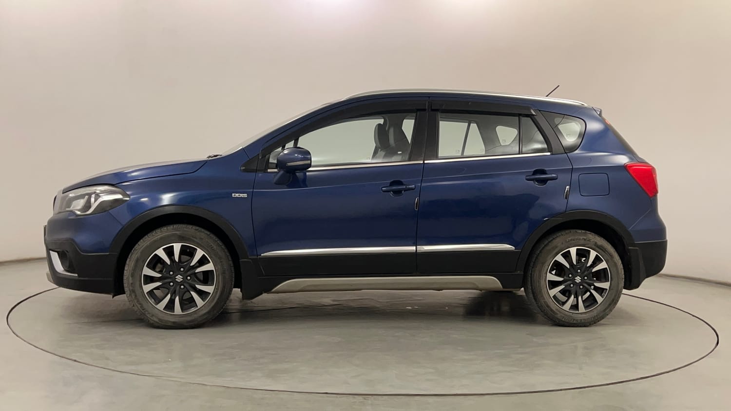 Used 2017 Maruti Suzuki S-Cross Alpha 1.3 Diesel Manual exterior LEFT SIDE VIEW