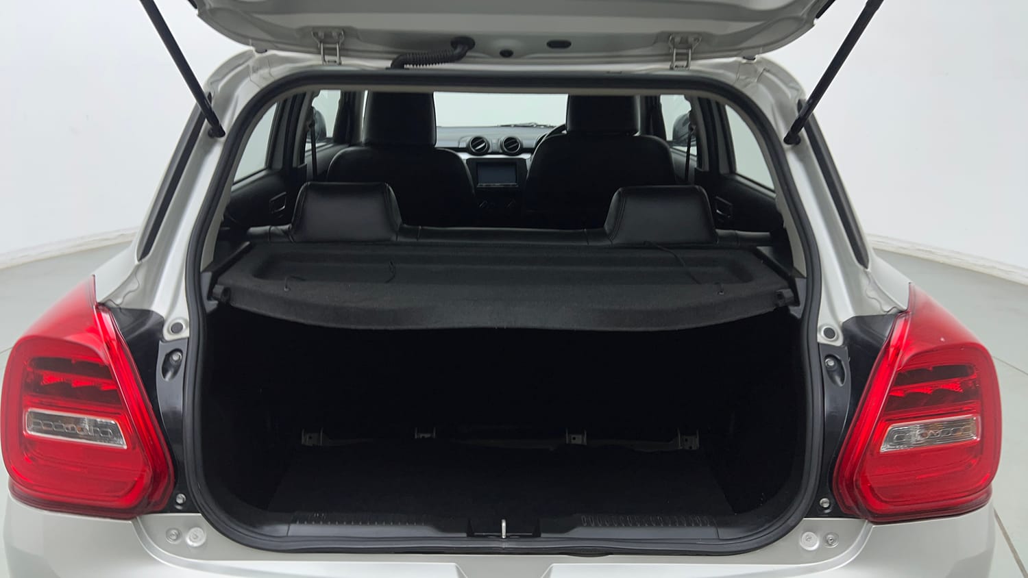 Used 2022 Maruti Suzuki Swift VXi AMT Petrol Automatic interior DICKY INSIDE VIEW