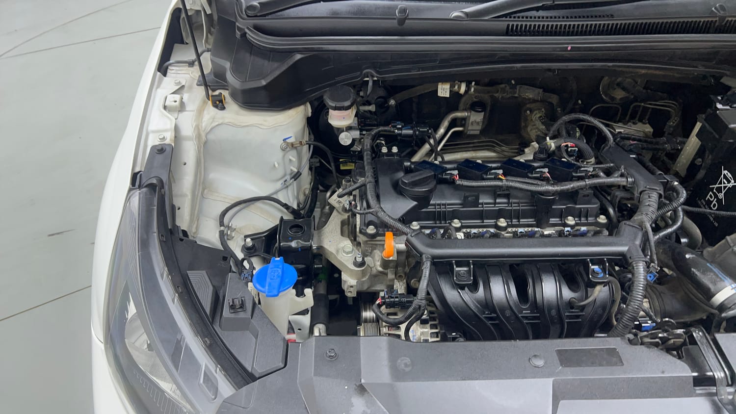 Used 2023 Hyundai i20 Sportz 1.2 IVT Petrol Automatic engine ENGINE RIGHT SIDE VIEW