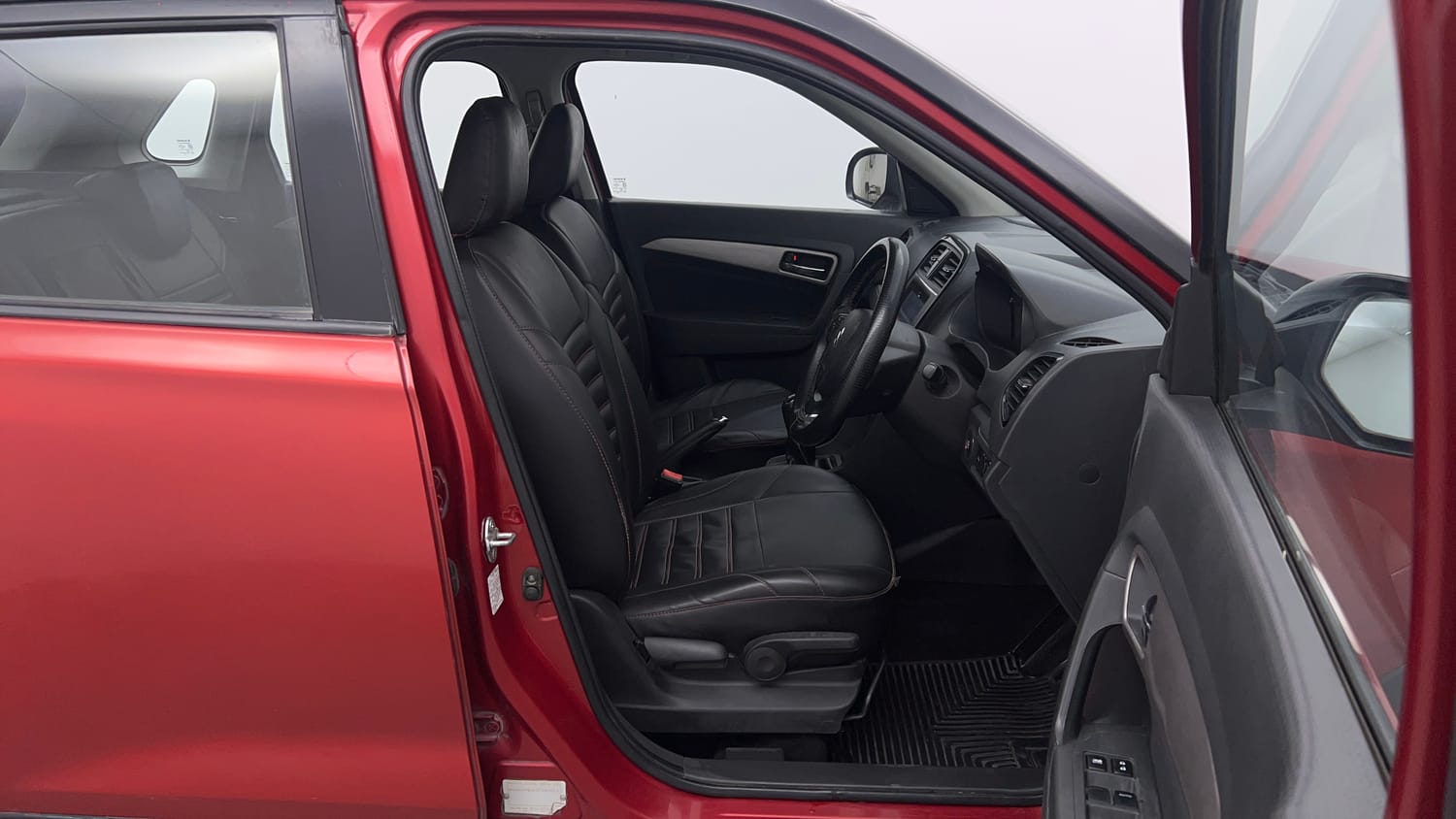 Used 2016 Maruti Suzuki Vitara Brezza [2016-2020] ZDi Plus Diesel Manual interior RIGHT SIDE FRONT DOOR CABIN VIEW