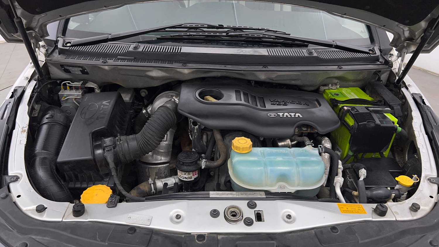 Used 2017 Tata Hexa XM 4x2 7 STR Diesel Manual engine ENGINE & BONNET OPEN FRONT VIEW